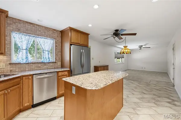9131 Cherry Brook LN, Crestwood, MO 63126