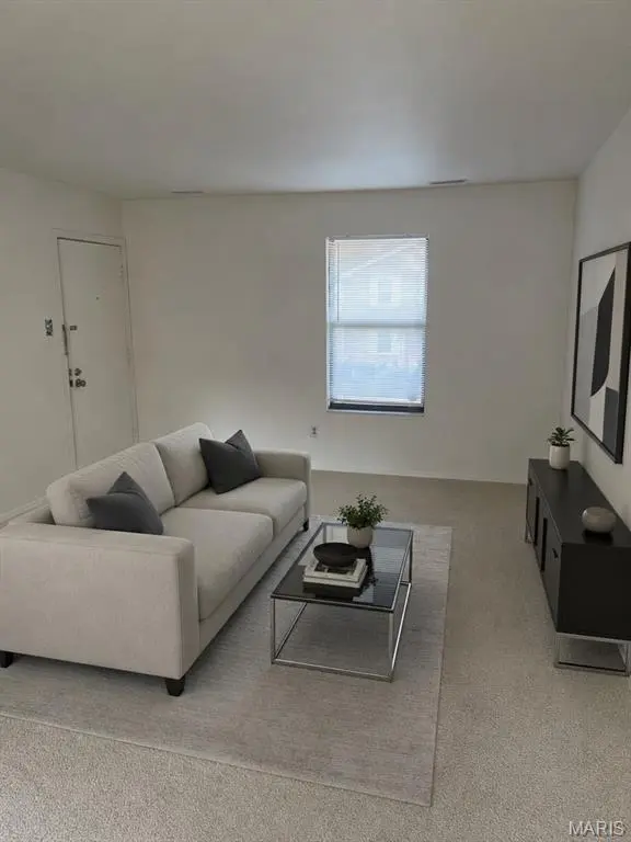 1853 High Sun DR #Building #29, Florissant, MO 63031