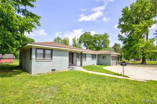 209 E Pine St, East Prairie, MO 63845