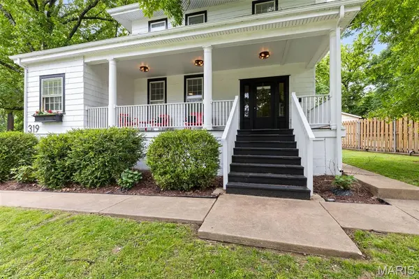 319 N Gore AVE, Webster Groves, MO 63119