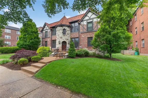 731 Westwood DR #1S, Clayton, MO 63105