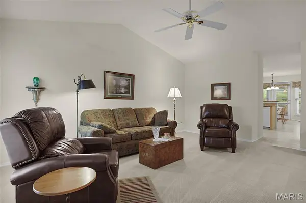 299 Arbor Place LN, Manchester, MO 63088