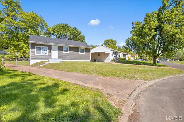 10305 Galloway DR, St Louis, MO 63137