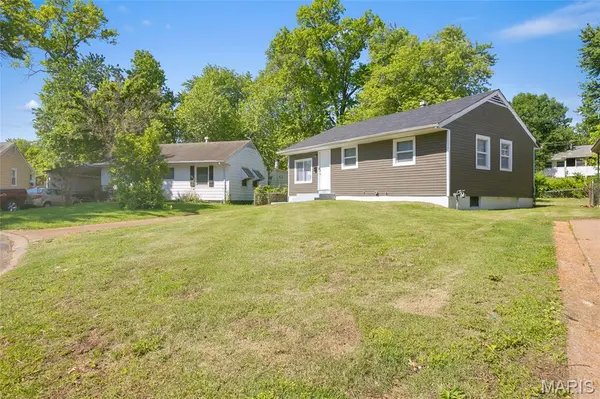 10305 Galloway DR, St Louis, MO 63137