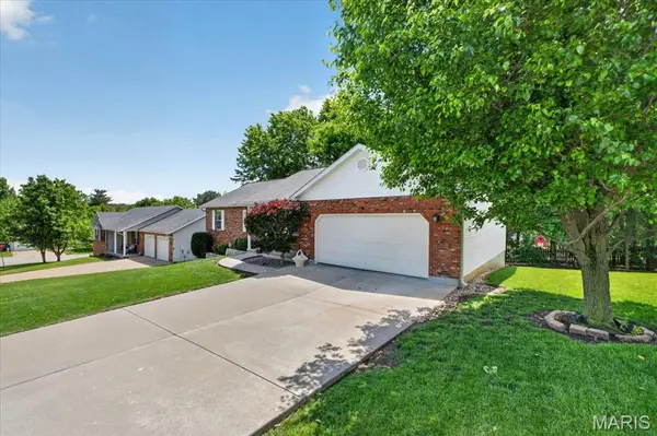 586 Monty VW, Washington, MO 63090