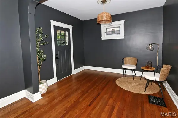 5121 Rosa AVE, St Louis, MO 63109