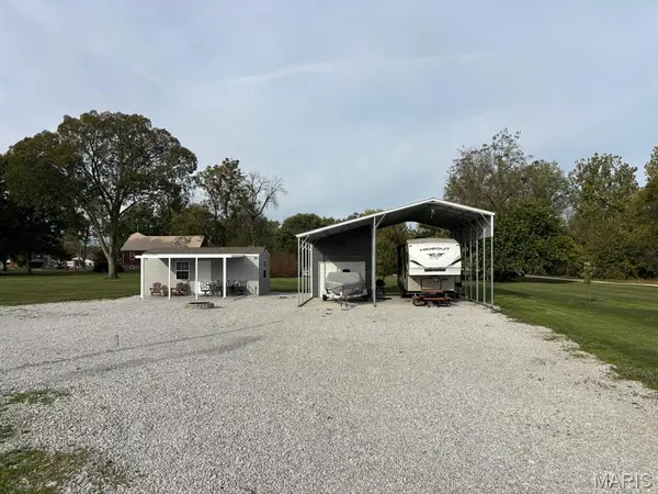 210 N 3rd ST, Hunnewell, MO 63443