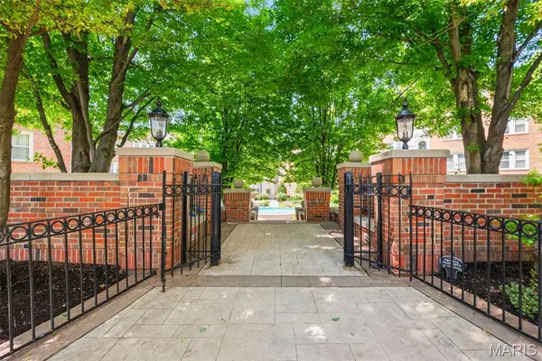 7741 Kingsbury BLVD #22, Clayton, MO 63105