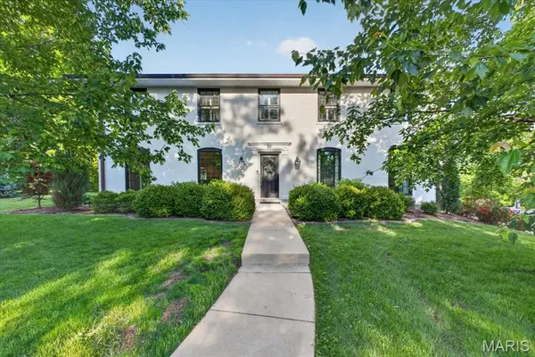 55 Berkshire DR, Richmond Heights, MO 63117