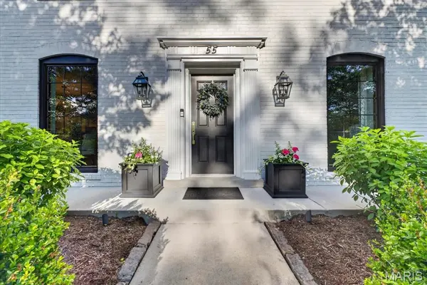 55 Berkshire DR, Richmond Heights, MO 63117