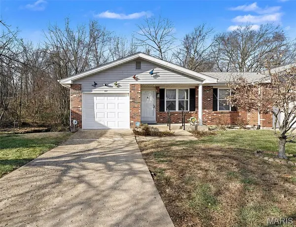 887 Woodridge DR, Arnold, MO 63010