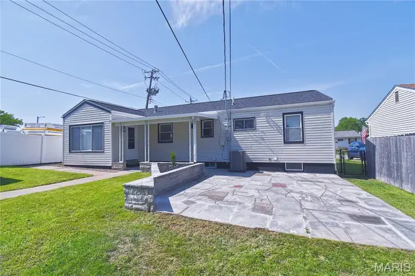 7740 General Sherman LN, St Louis, MO 63123