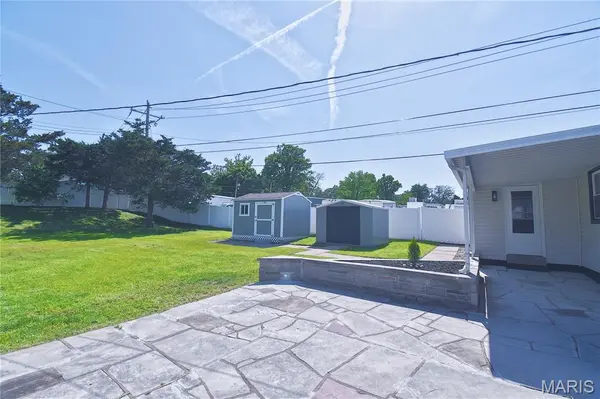 7740 General Sherman LN, St Louis, MO 63123