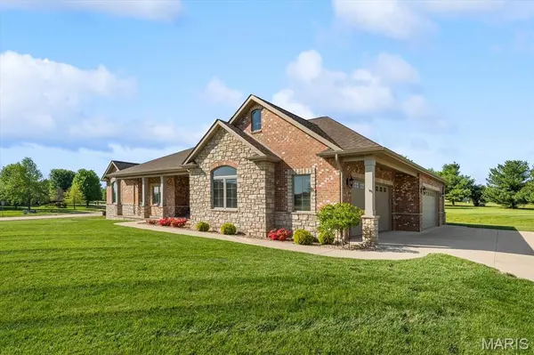 701 Williams LNDG, Waterloo, IL 62298