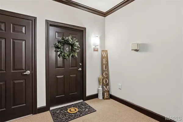1251 Strassner DR #2313, Brentwood, MO 63144