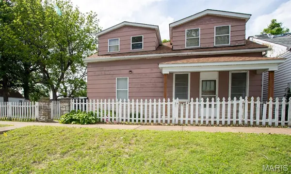 8423 Water ST, St Louis, MO 63111