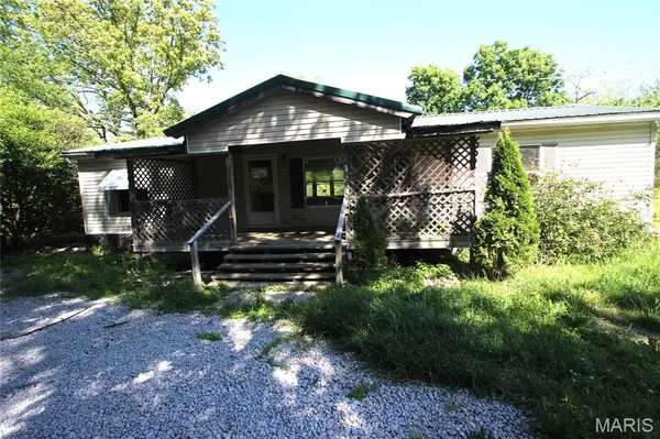 10195 Dellwood RD, Mineral Point, MO 63660