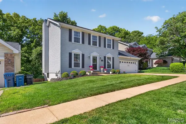 523 Rosewell CT, Ballwin, MO 63021