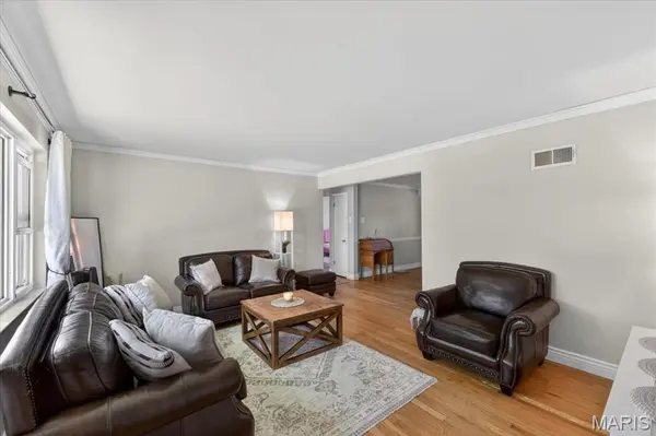 307 Pentonville DR, St Louis, MO 63125