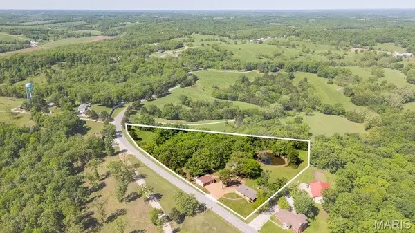 369 Highway 133, Westphalia, MO 65085
