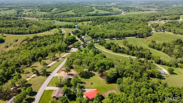 369 Highway 133, Westphalia, MO 65085