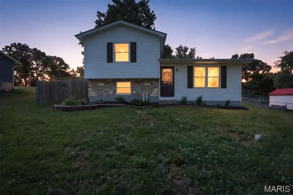 505 Rathburn ST, De Soto, MO 63020