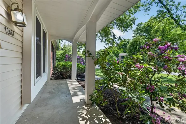 12467 Villa Hill LN, Creve Coeur, MO 63141