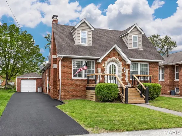 827 Bond AVE, Collinsville, IL 62234