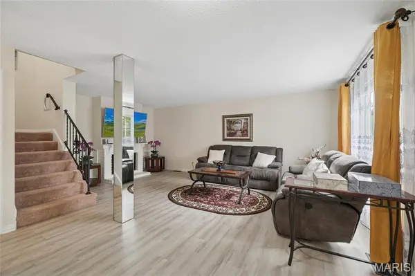 11717 Villa Dorado DR, St Louis, MO 63146