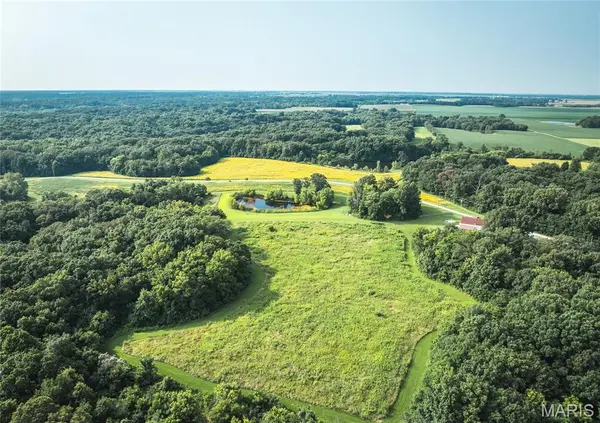 9070 Deer Run LN, Plainview, IL 62685