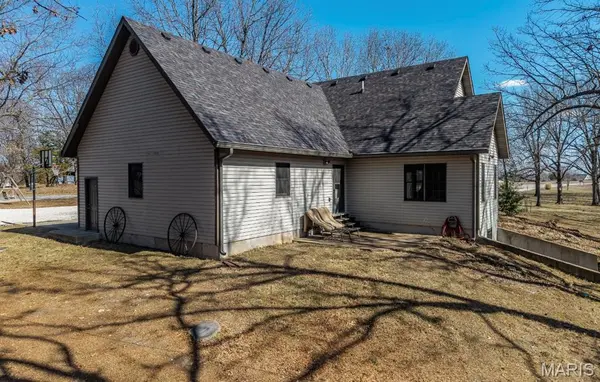 18521 Oak Tree LN, Phillipsburg, MO 65722