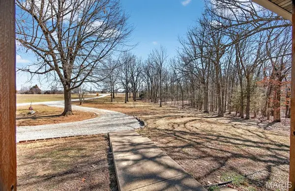 18521 Oak Tree LN, Phillipsburg, MO 65722