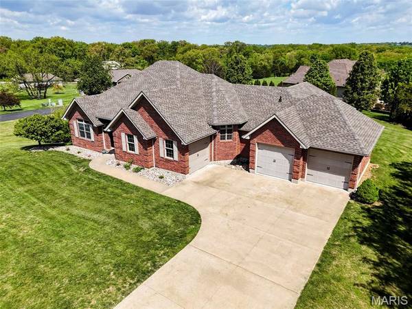 2 Thornaby RD, Hannibal, MO 63401