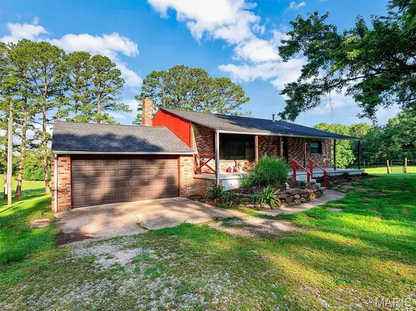 1152 Nixon School RD, Leasburg, MO 65535