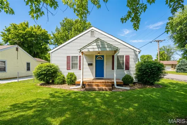 746 N Prairie ST, Bethalto, IL 62010