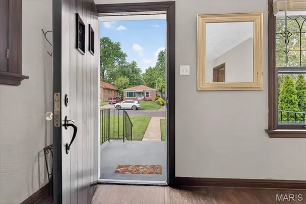 7530 Ahern AVE, St Louis, MO 63130