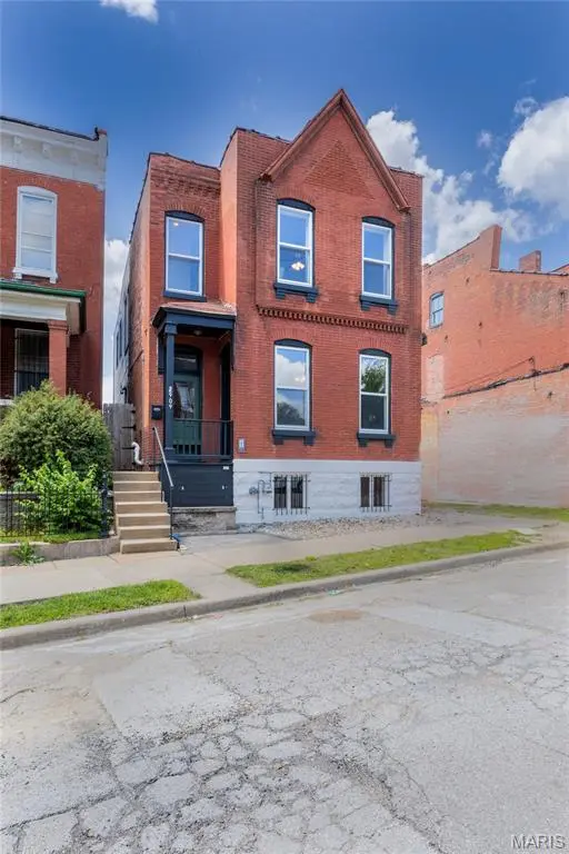 2909 McNair AVE, St Louis, MO 63118