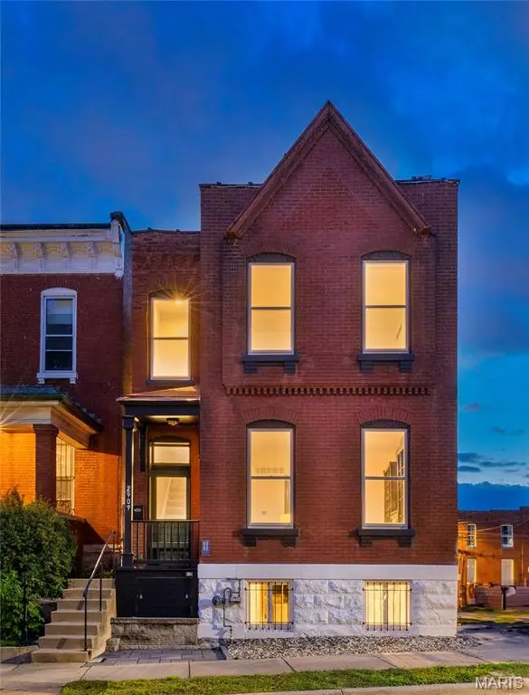 2909 McNair AVE, St Louis, MO 63118