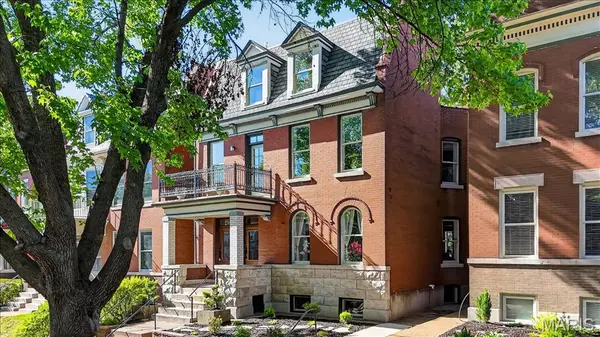 3441 Crittenden ST, St Louis, MO 63118