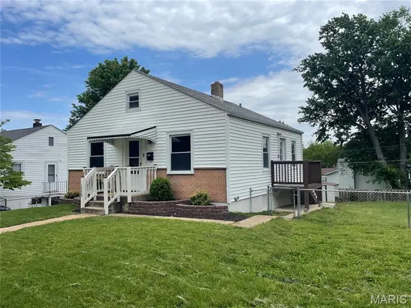 3550 Saint Christopher LN, St Ann, MO 63074