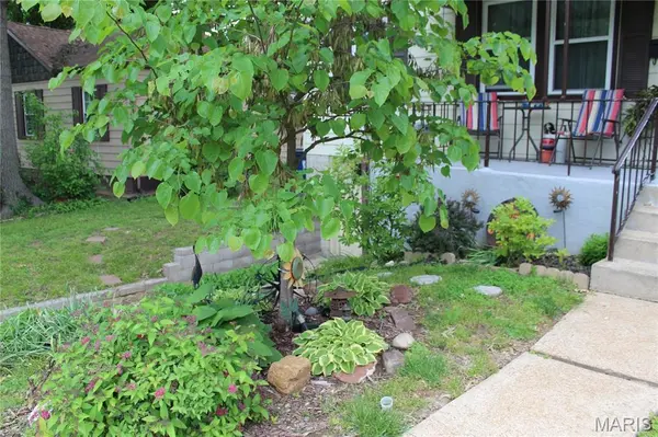 3430 Eastridge LN, St Ann, MO 63074