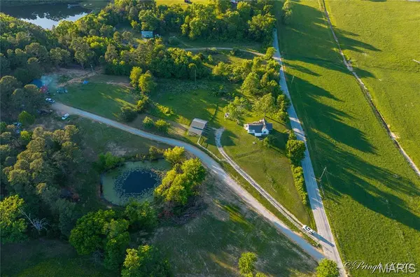 1659 County Road 1030, Willow Springs, MO 65793