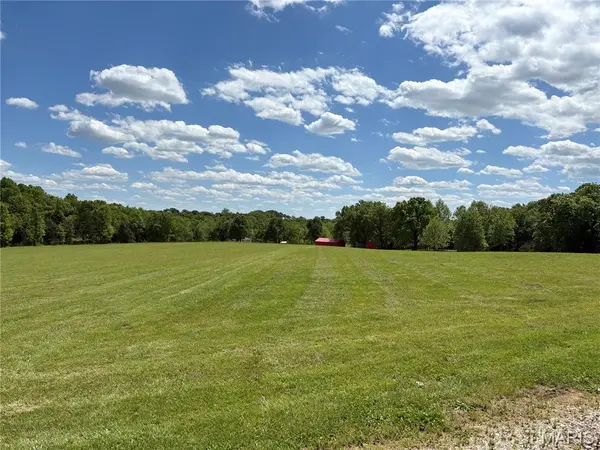 28 Monroe Hills LN, Linn, MO 65051