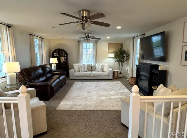 419 W Main Cross ST, Palmyra, MO 63461