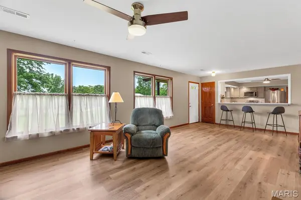 2428 E Highway 47, Winfield, MO 63389