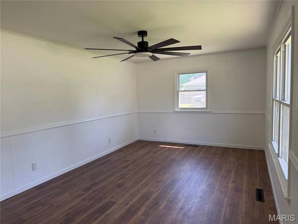 319 W Palmer ST, Litchfield, IL 62056