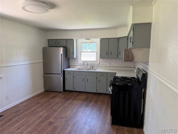 319 W Palmer ST, Litchfield, IL 62056