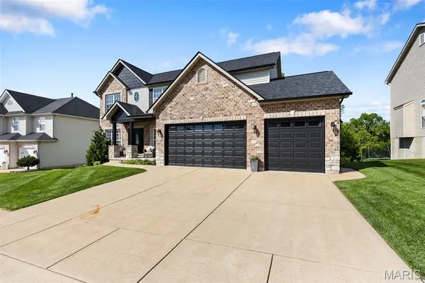 4355 Ventura Place DR, St Louis, MO 63128