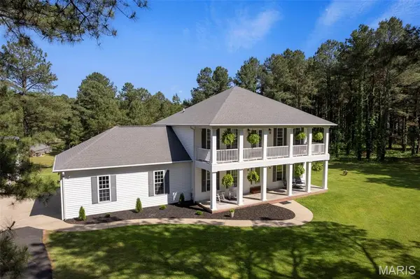 50 Grand Mesa, Benton, MO 63736