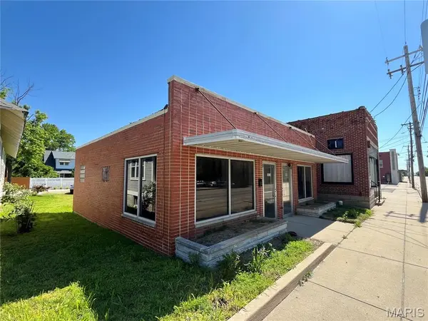 1014 1st Capitol DR, St Charles, MO 63301